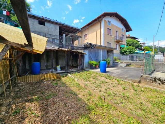 Villa Indipendente in vendita a Rova, Gazzaniga