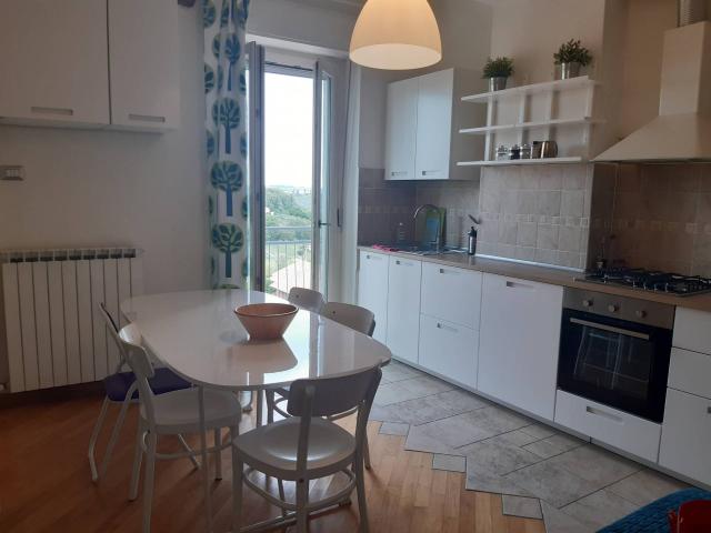Villa Indipendente in affitto a Pace, Marche