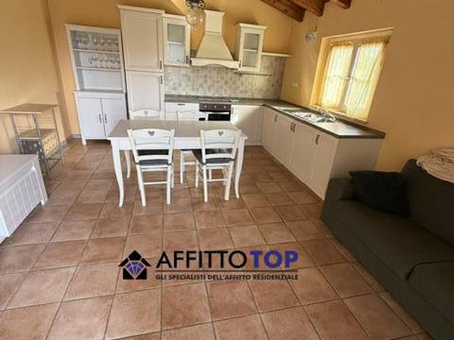 Villa Indipendente in affitto a Capaccola, Massa