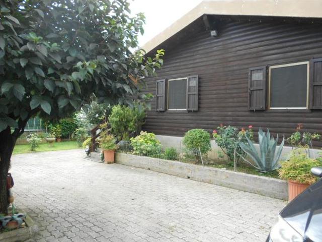Villa Indipendente in vendita a Marina Di Massa, Toscana