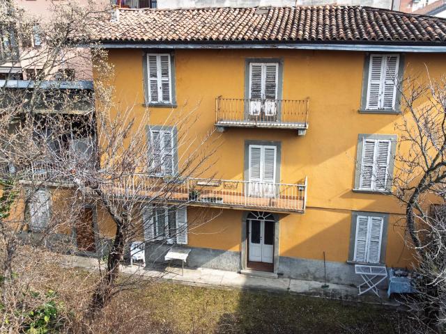 Villa Indipendente in vendita a Alzano Lombardo, Lombardia