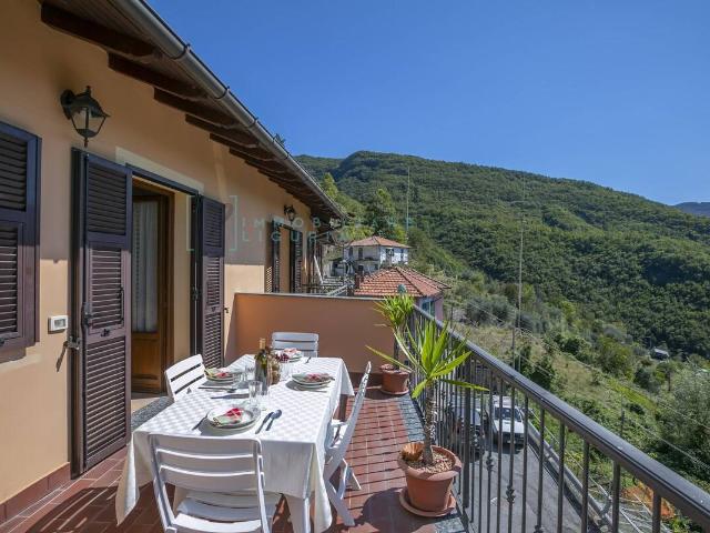 Villa Indipendente in vendita a Armo, Liguria