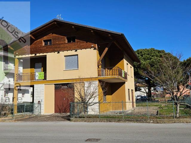 Villa Indipendente in vendita a Comunità montana della Valle Sabbia, Bagolino