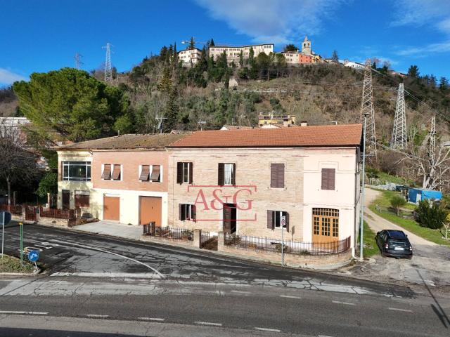 Villa Indipendente in vendita a Marche, Macerata