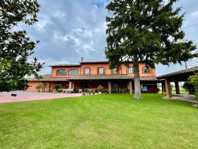 Villa Indipendente in vendita a Piemonte, Alessandria