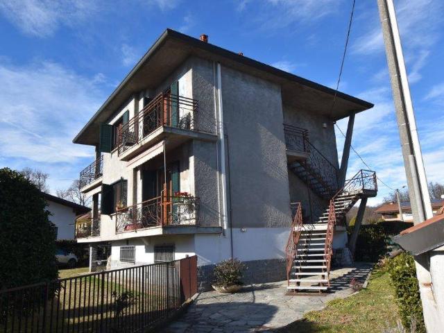 Villa Indipendente in vendita a Brebbia, Lombardia