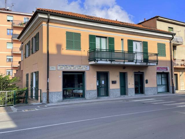 Villa Indipendente in vendita a Cairo Montenotte, Liguria
