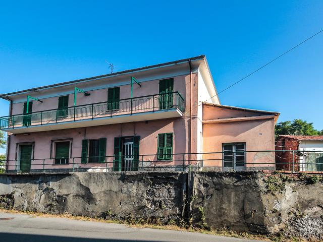 Villa Indipendente in vendita a Cairo Montenotte, Liguria