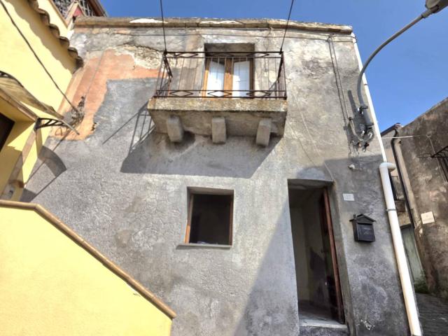 Villa Indipendente in vendita a Calatabiano, Sicilia
