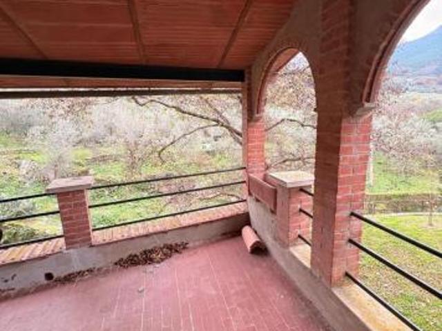 Villa Indipendente in vendita a Calci, Pisa