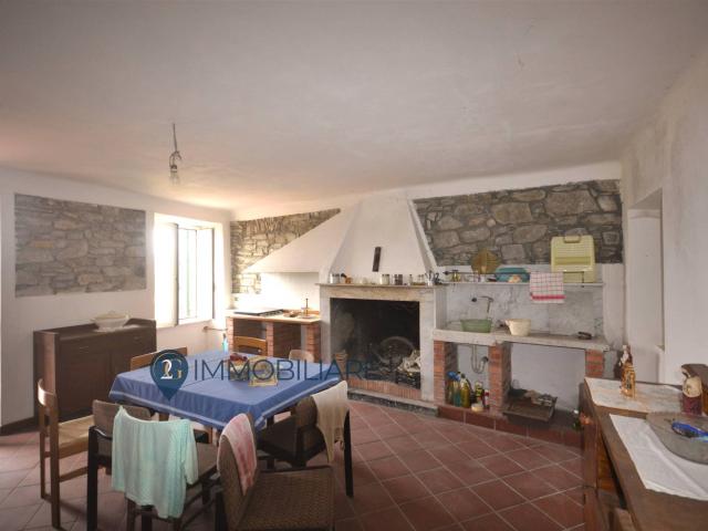 Villa Indipendente in vendita a Beverino, Calice Al Cornoviglio