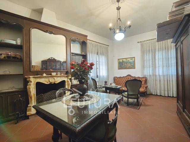 Villa Indipendente in vendita a San Donnino, Campi Bisenzio