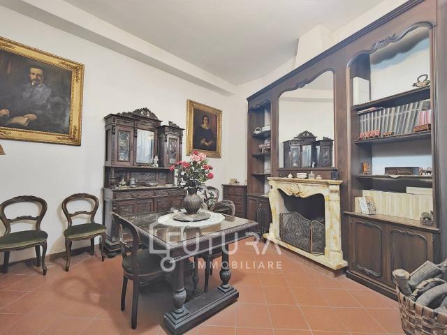 Villa Indipendente in vendita a San Donnino, Campi Bisenzio