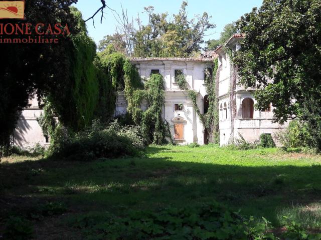 Villa Indipendente in vendita a Tapogliano, Friuli-Venezia Giulia