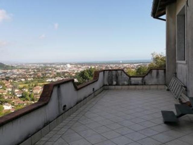 Villa Indipendente in vendita a Carrara, Toscana