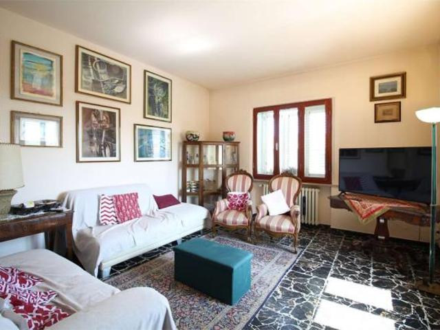Villa Indipendente in vendita a Bientina, Toscana