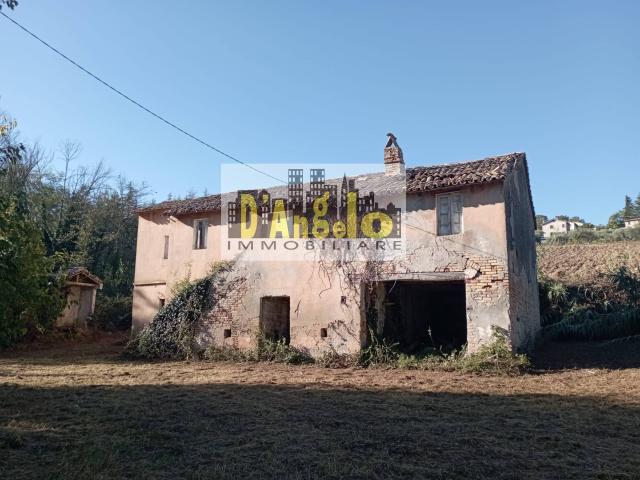 Villa Indipendente in vendita a Sambuco, Marche