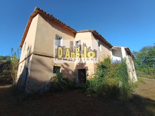 Villa Indipendente in vendita a Sambuco, Marche