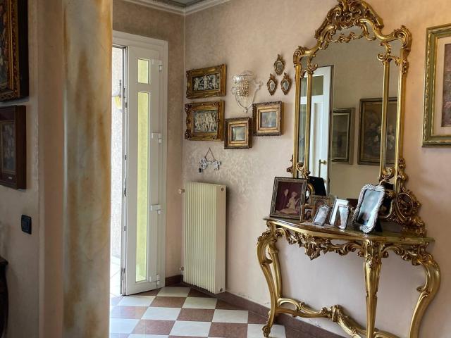 Villa Indipendente in vendita a Castelfranco Veneto, Veneto