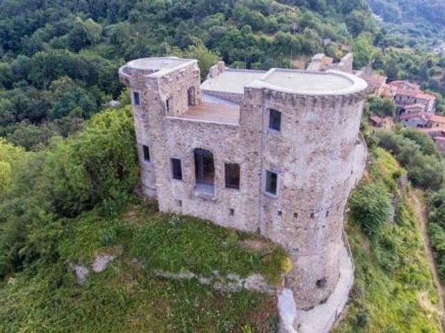Villa Indipendente in vendita a Calice Al Cornoviglio, Liguria
