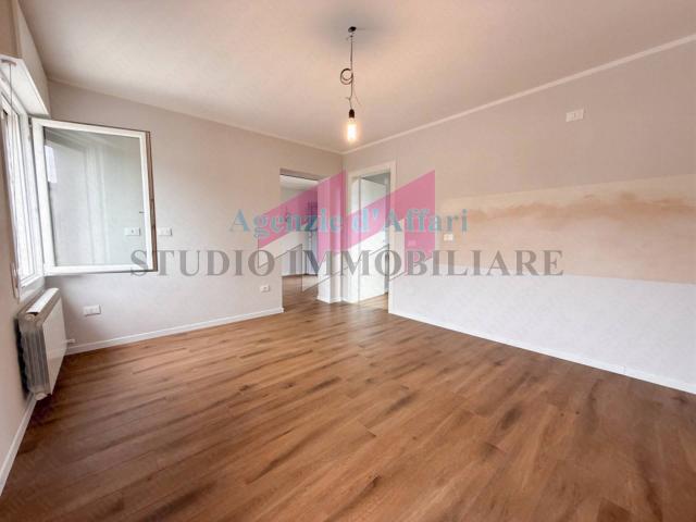 Villa Indipendente in vendita a Castelnovo Bariano, Veneto