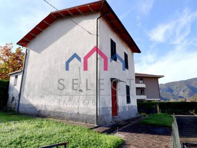 Villa Indipendente in vendita a Unione Comuni Garfagnana, Castelnuovo Di Garfagnana