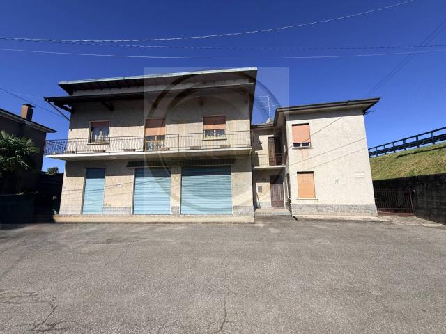 Villa Indipendente in vendita a Cavaria, Cavaria Con Premezzo