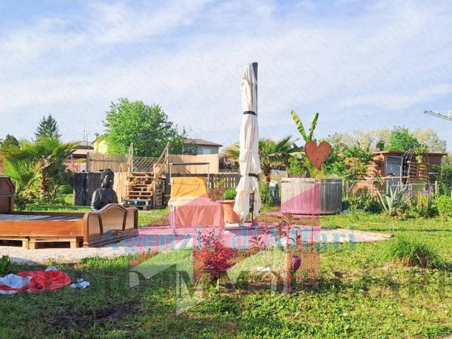 Villa Indipendente in vendita a Pezzoli, Ceregnano