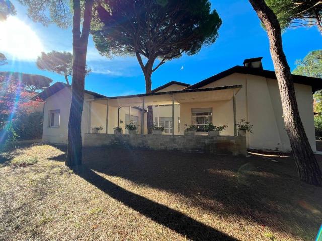 Villa Indipendente in vendita a Milano Marittima, Cervia
