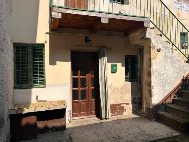 Villa Indipendente in vendita a Colle Brianza, Lombardia