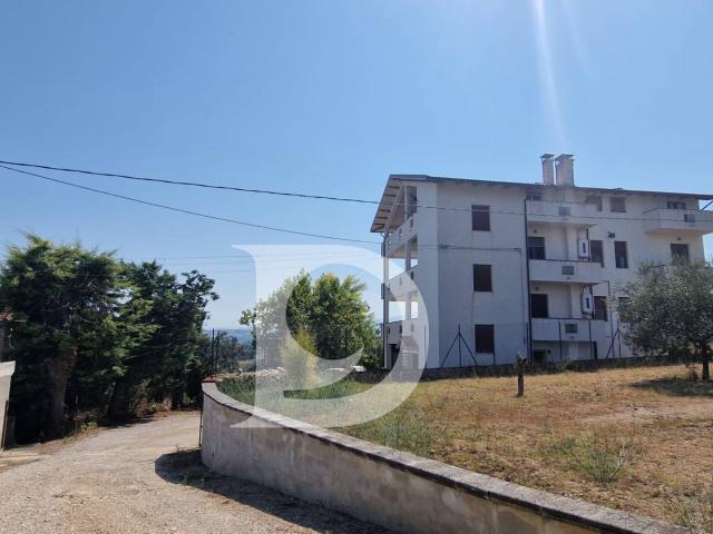 Villa Indipendente in vendita a Collecorvino, Abruzzo
