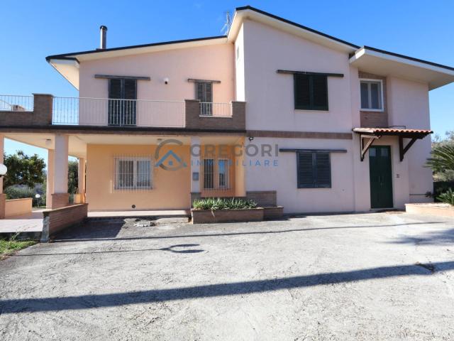 Villa Indipendente in vendita a Unione dei Comuni della Val Vibrata, Colonnella