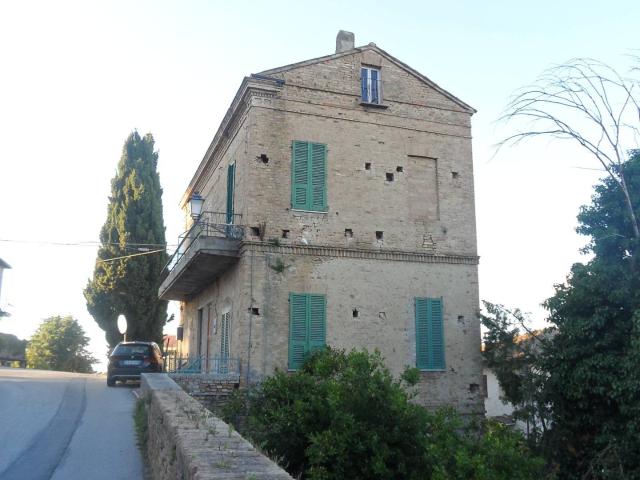 Villa Indipendente in vendita a Unione dei Comuni della Val Vibrata, Colonnella