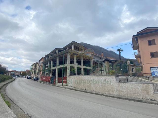 Villa Indipendente in vendita a Contrada, Campania