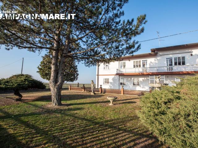 Villa Indipendente in vendita a Unione Terre e Fiumi, Copparo