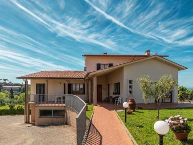 Villa Indipendente in vendita a Crespina Lorenzana, Toscana