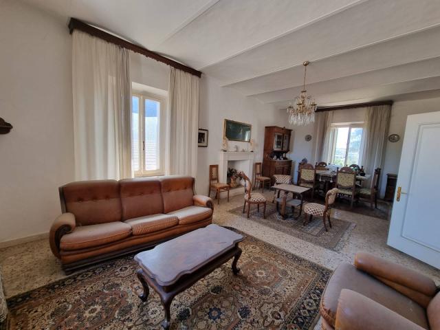 Villa Indipendente in vendita a Deruta, Perugia