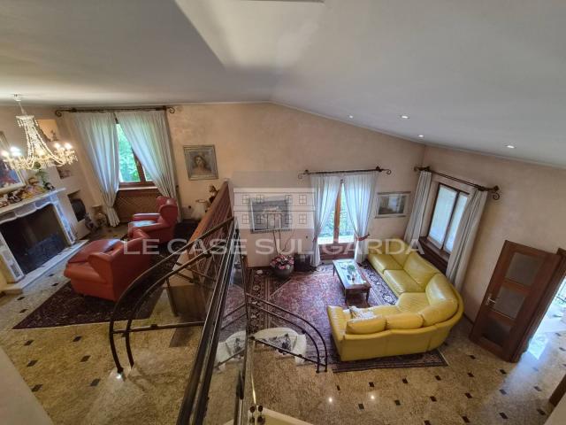 Villa Indipendente in vendita a Desenzano Del Garda, Lombardia
