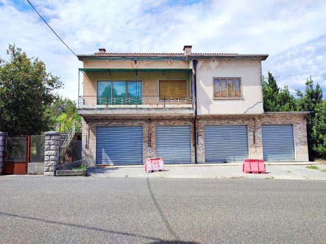 Villa Indipendente in vendita a Aurisina Cave / Nabrežina Kamnolomi, Aurisina