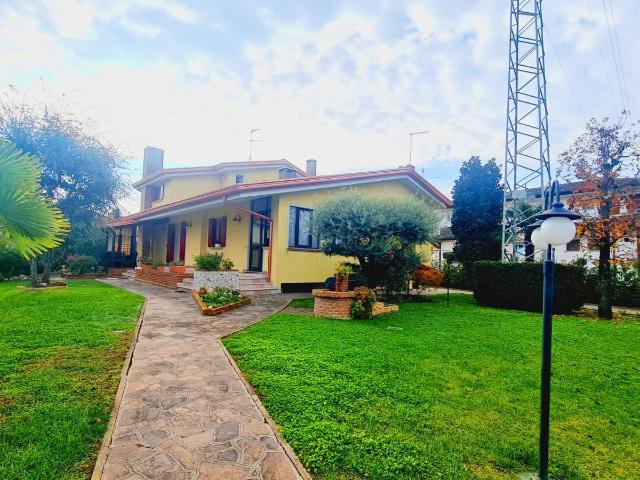 Villa Indipendente in vendita a Eraclea, Veneto