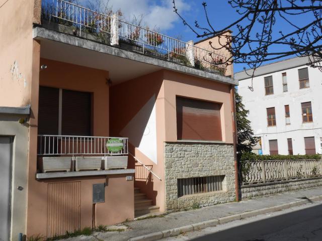 Villa Indipendente in vendita a Spina, Fabriano