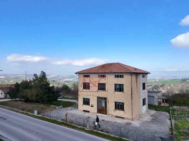 Villa Indipendente in vendita a Marche, Fermo