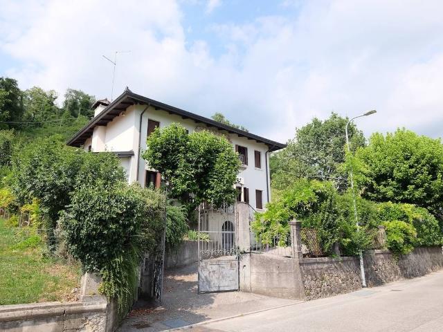 Villa Indipendente in vendita a Fanna, Friuli-Venezia Giulia