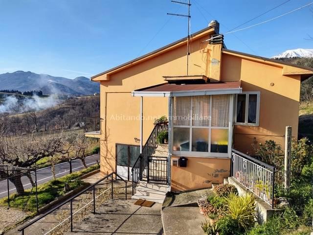 Villa Indipendente in vendita a Farindola, Abruzzo