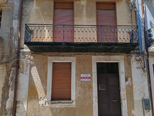 Villa Indipendente in vendita a Floridia, Sicilia