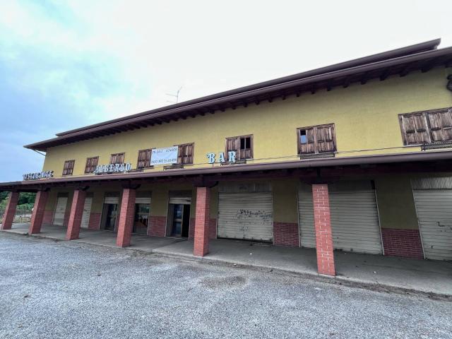 Villa Indipendente in vendita a Villadolt / Viladolt, Fontanafredda