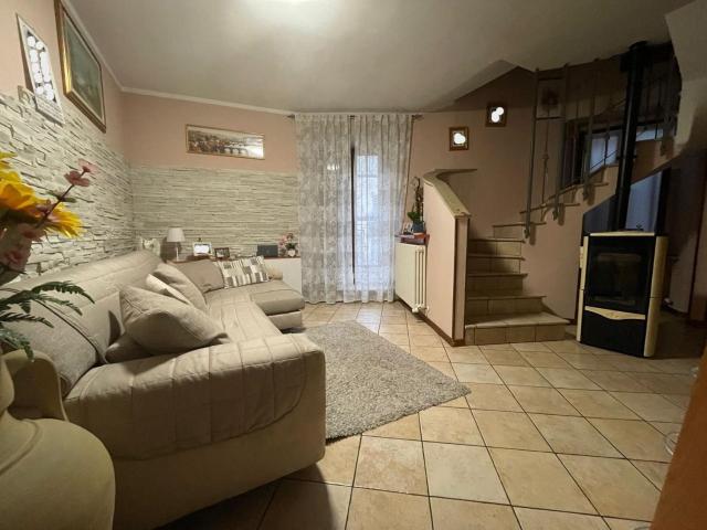 Villa Indipendente in vendita a Galbiate, Lombardia