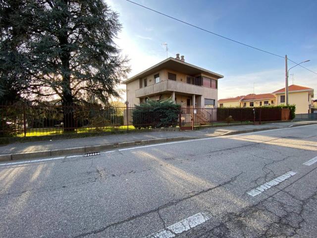 Villa Indipendente in vendita a Madonna in Campagna, Gallarate
