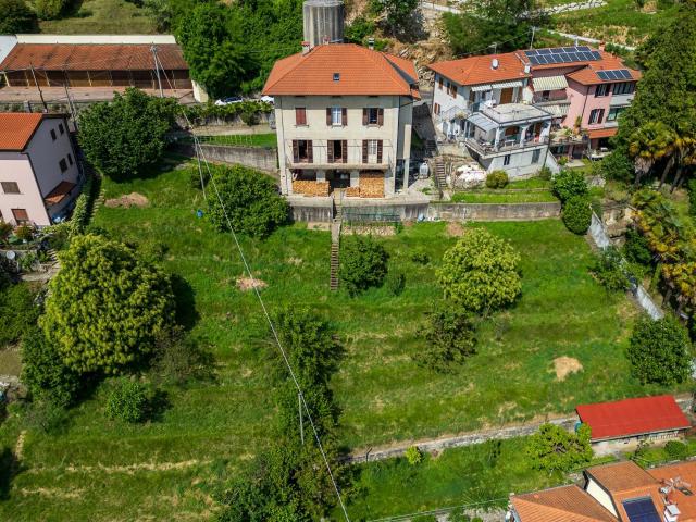 Villa Indipendente in vendita a Comunità Montana Valli del Verbano, Gemonio