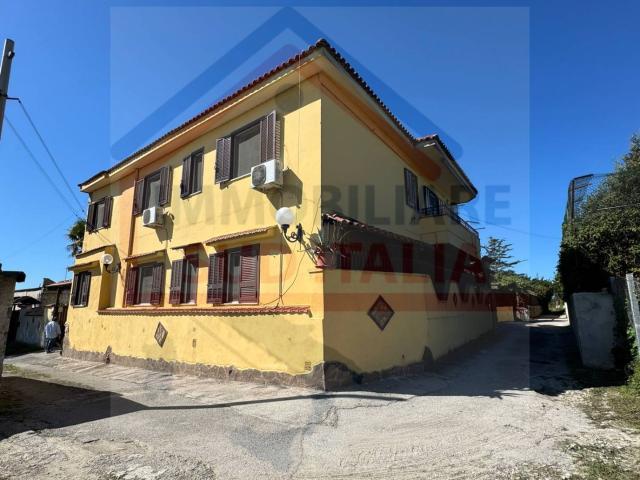 Villa Indipendente in vendita a Giugliano In Campania, Campania